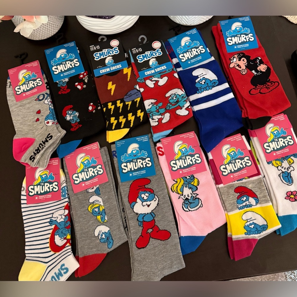 🆕🧦 THE SMURFS LIMITED EDITION 12-PIECE SOCK COLLECTION. BRAND NEW WITH TAGS